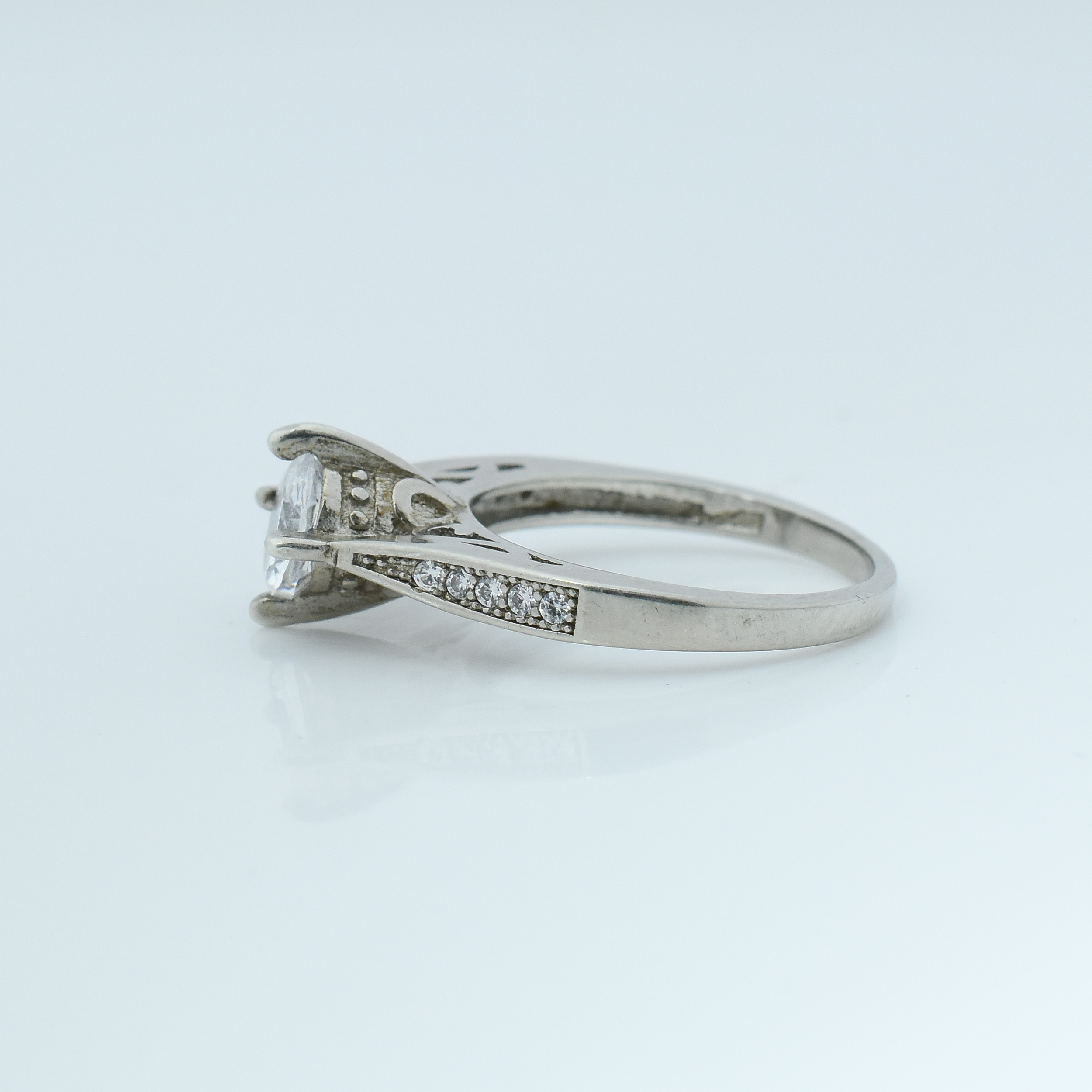 Ladies Ring