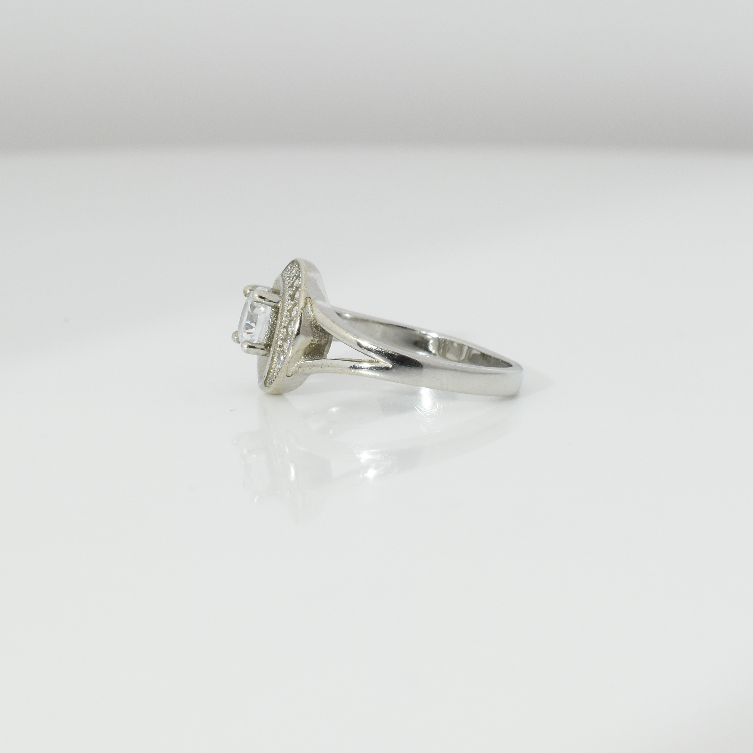 Ladies Ring