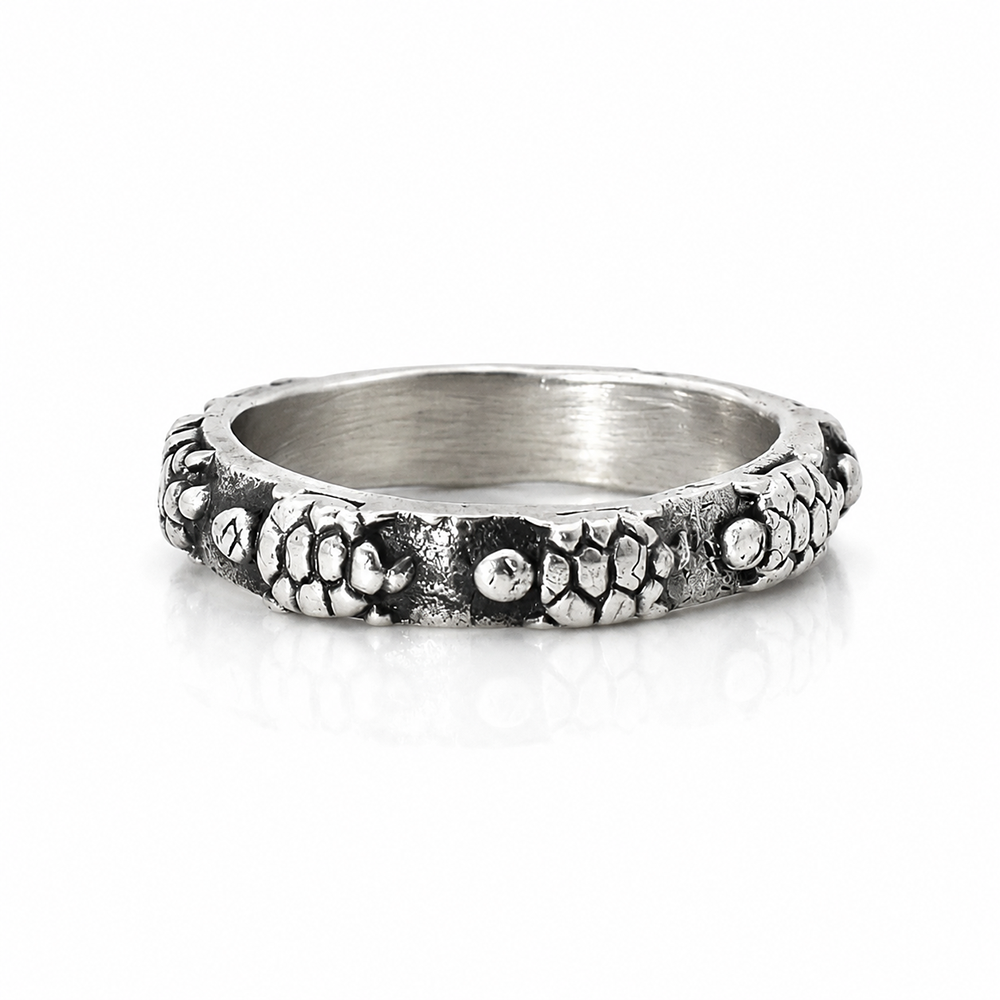 Vintage Floral Engraved Silver Band Ring – OYA by Gemkara view 2