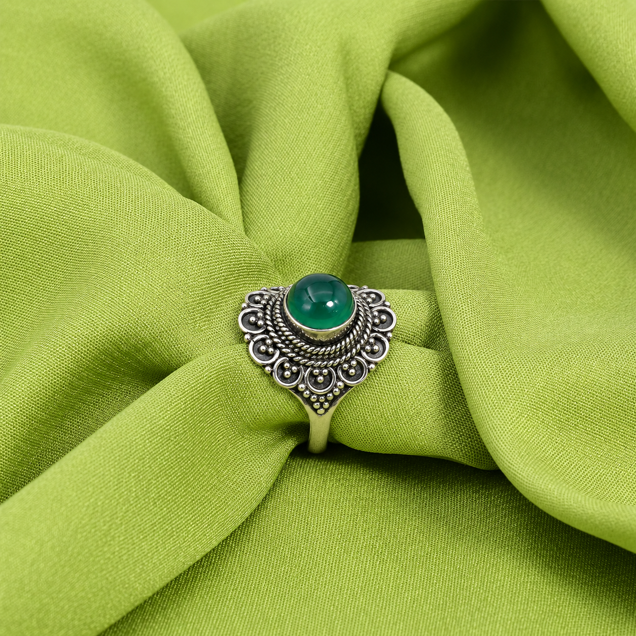 Heritage Emerald Ring – 925 Sterling Silver – OYA by Gemkara view 4