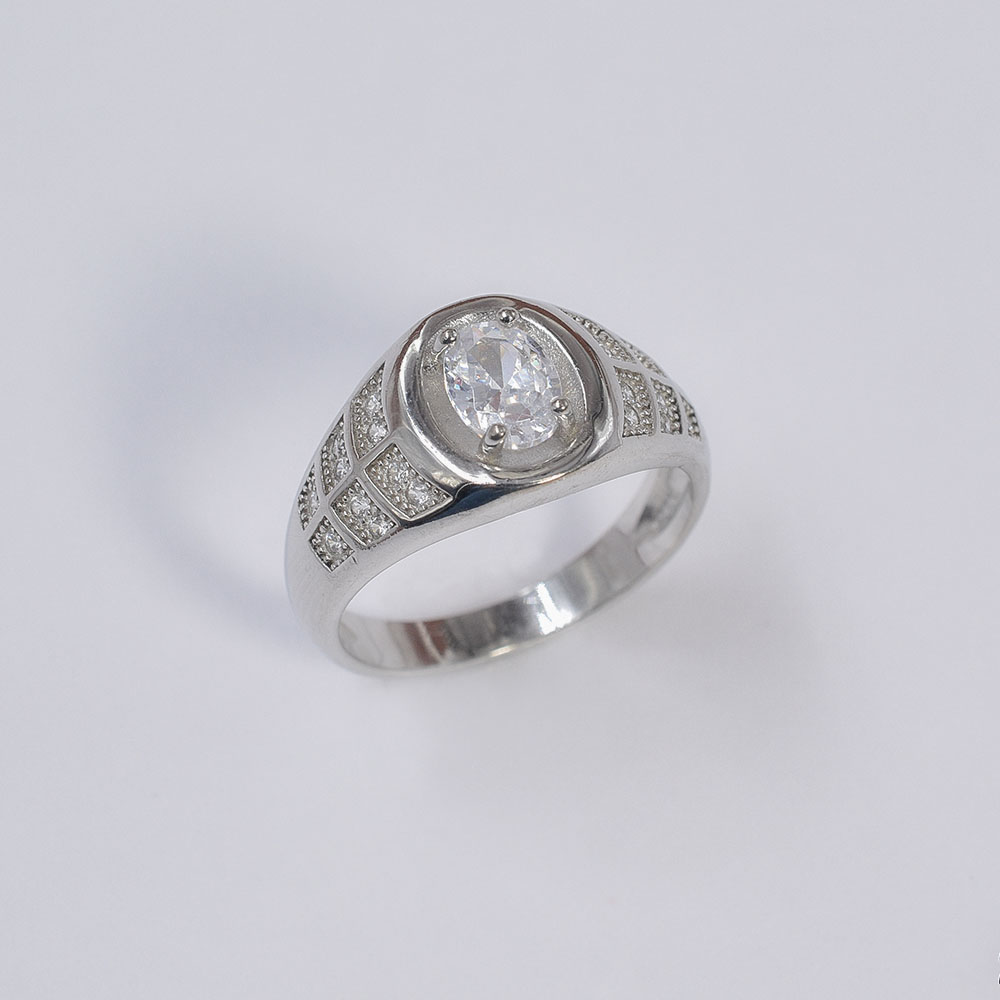 Round cubic zirconia pavé signet ring