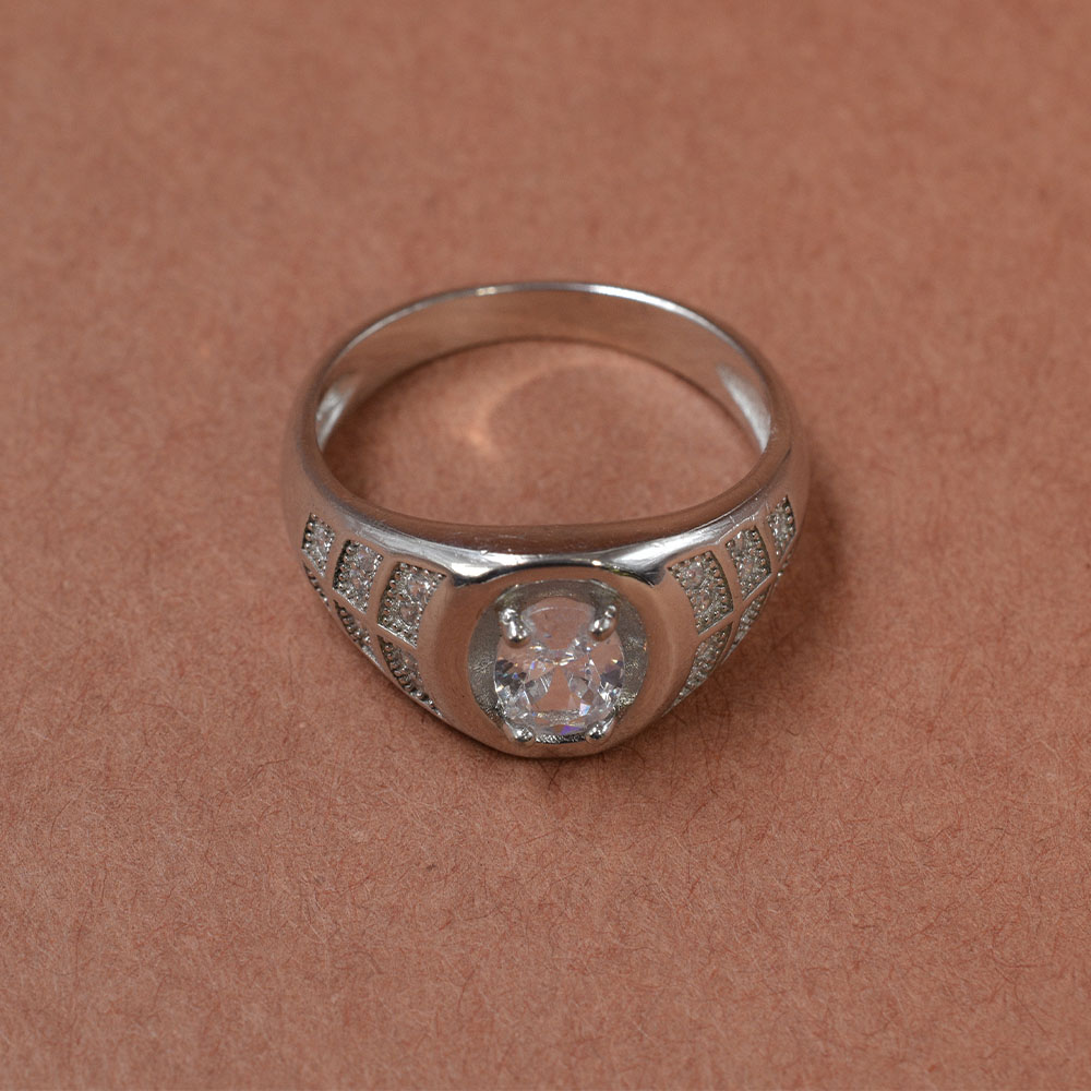 Round cubic zirconia pavé signet ring