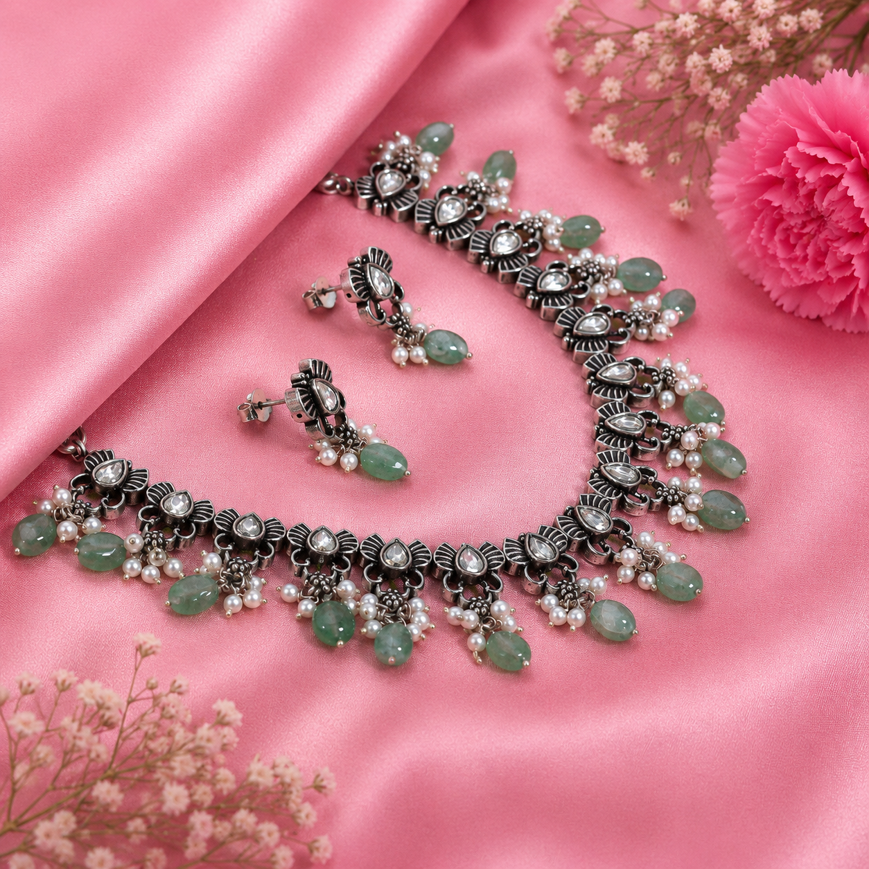 Panna Dew Necklace preview